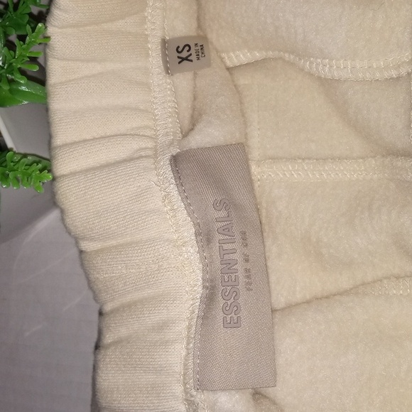 Fear of God Essentials Gender Inclusive Sweatpants. Mens XS. Cream. PRICE FIRM! - Picture 5 of 11